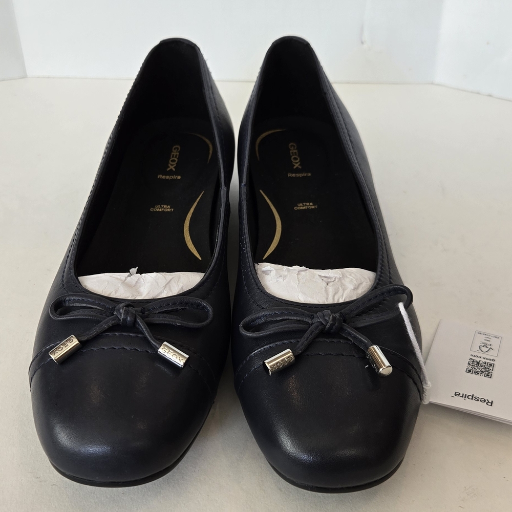 Geox Women's Black Leather Ballet Flats